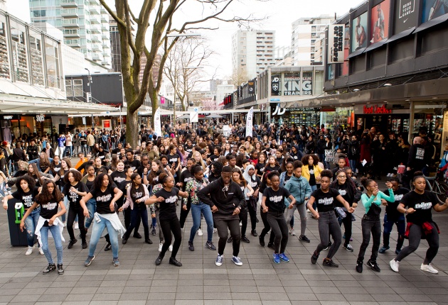 Make you move , flashmob op de Lijnbaan