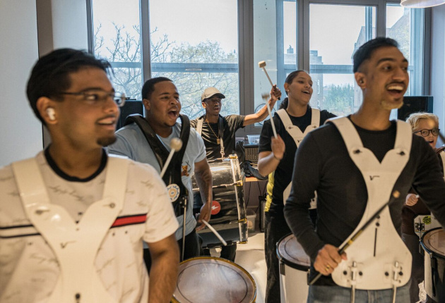 Cursist Jaydio in les Brassbandschool