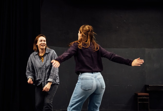 Cursiten theater werken aan een scene 